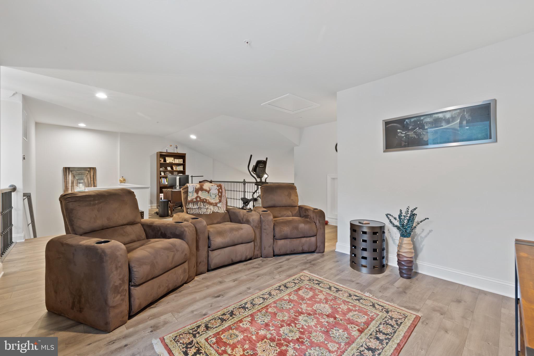 BAY BRIDGE COVE - Residential