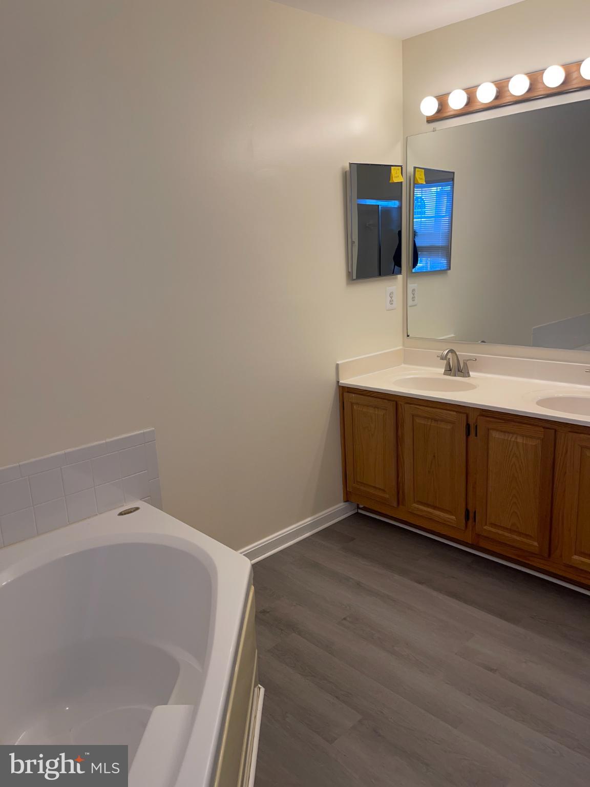 DISNEY ESTATES - Residential