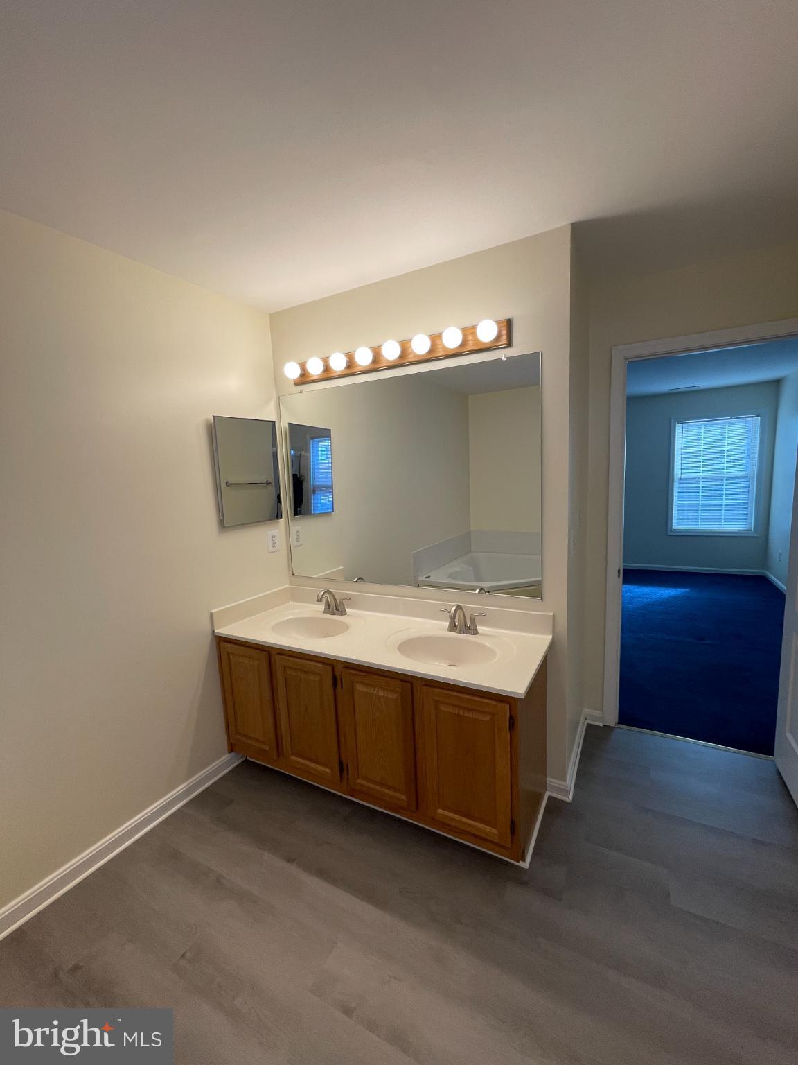 DISNEY ESTATES - Residential