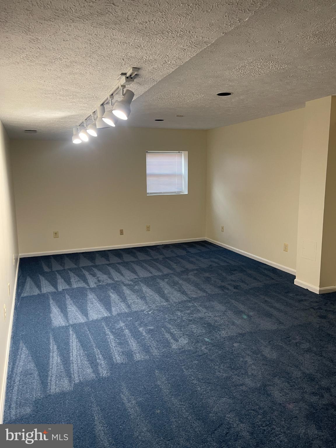 DISNEY ESTATES - Residential