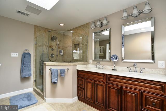 CROSSPOINTE - Residential