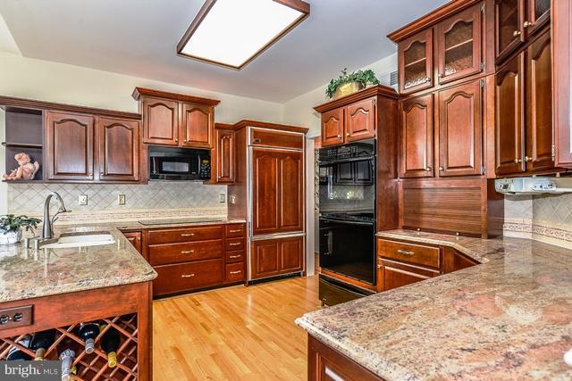 CROSSPOINTE - Residential