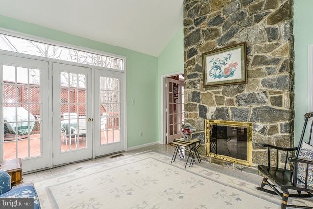 CROSSPOINTE - Residential