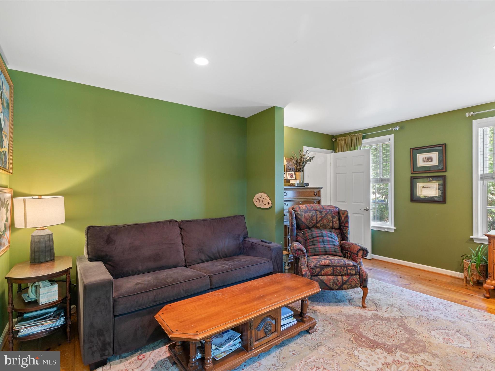 744 GOOSE NECK DRIVE