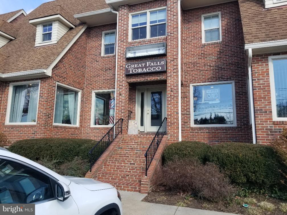 LEIGH CORNERS - Commercial Lease