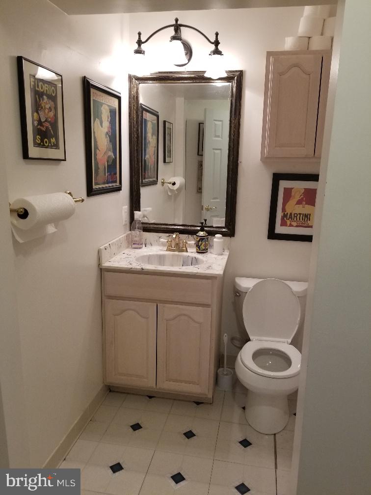 LEIGH CORNERS - Commercial Lease