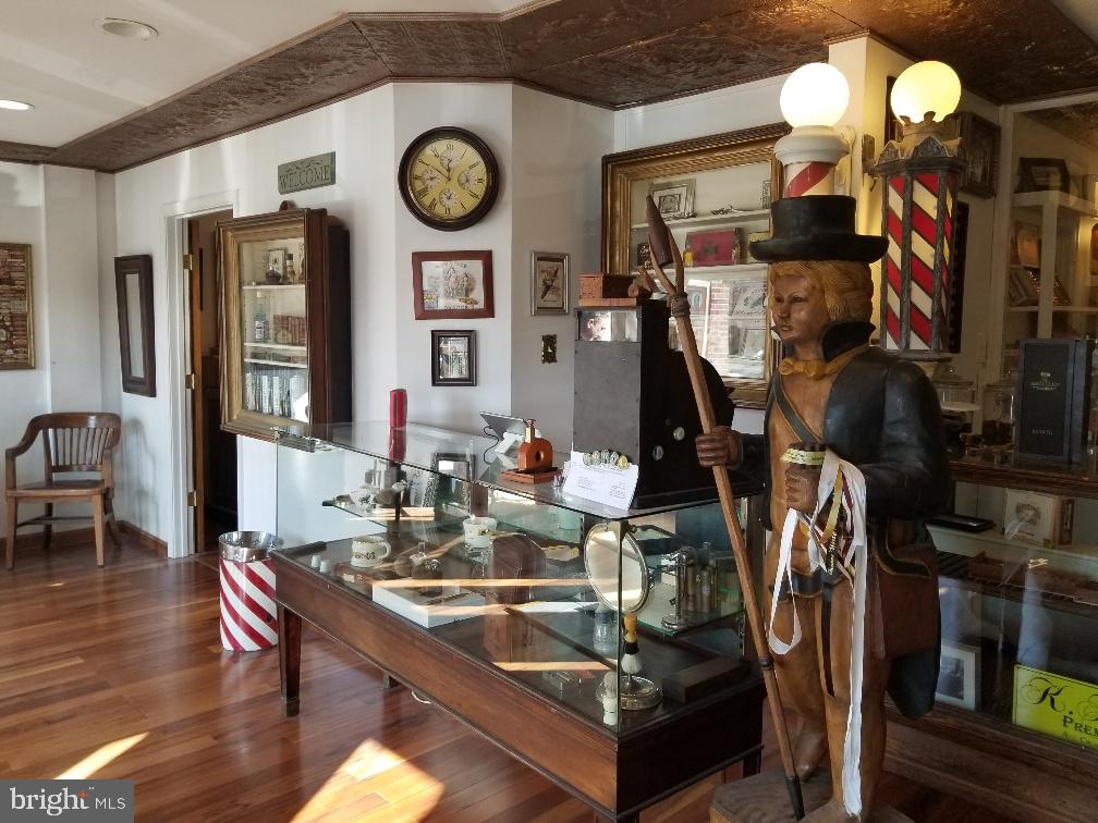 LEIGH CORNERS - Commercial Lease