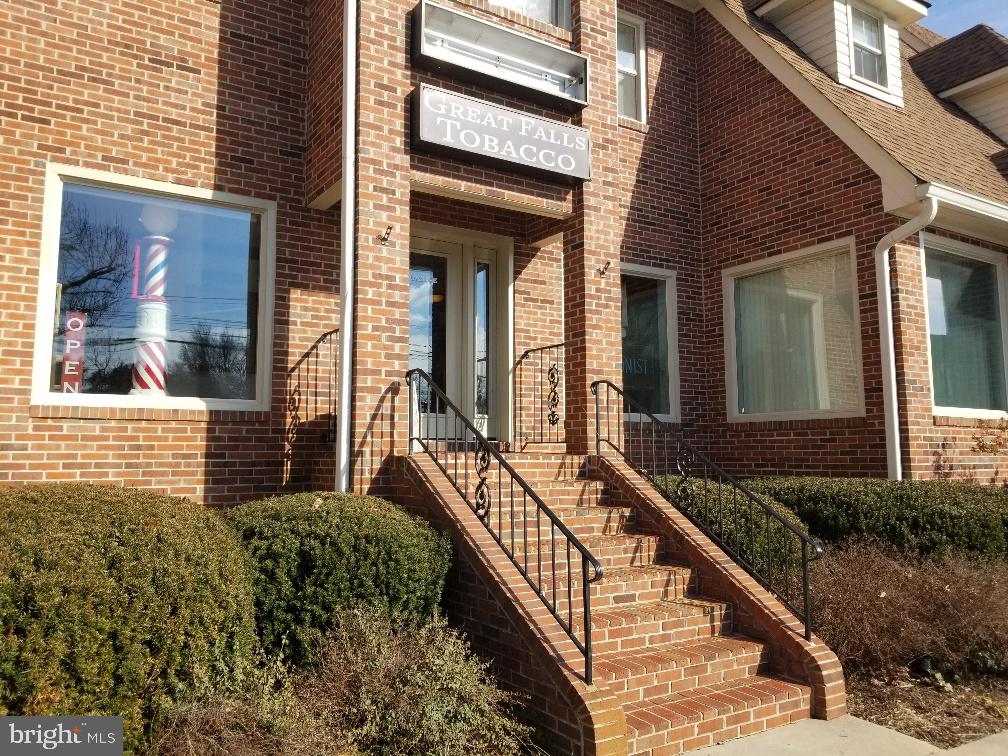 LEIGH CORNERS - Commercial Lease