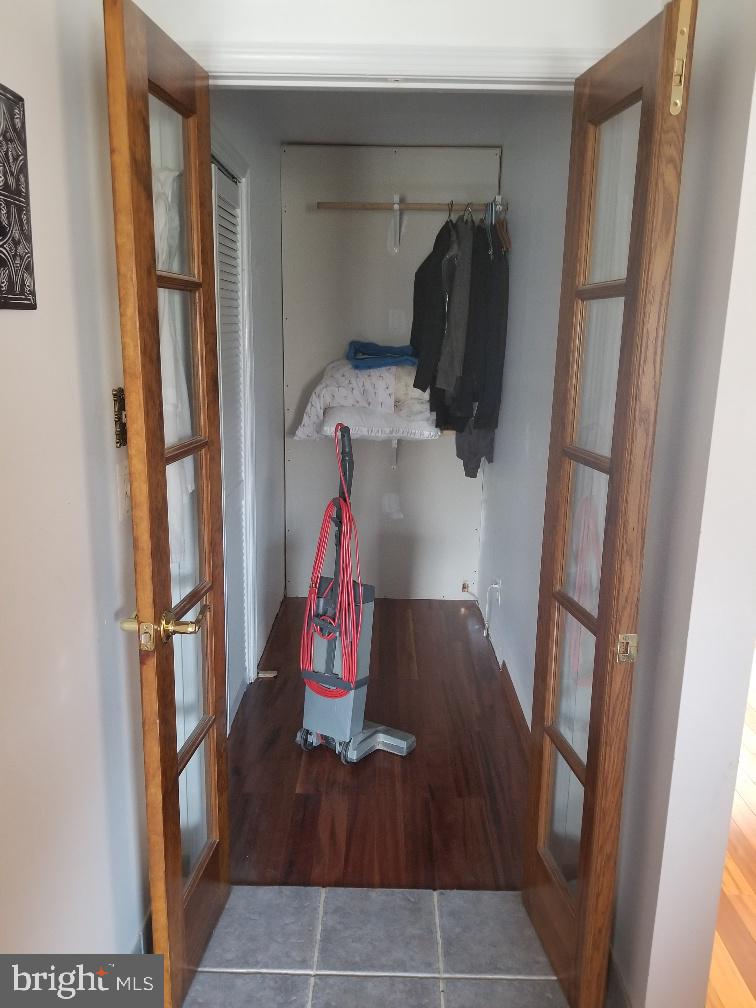 LEIGH CORNERS - Commercial Lease