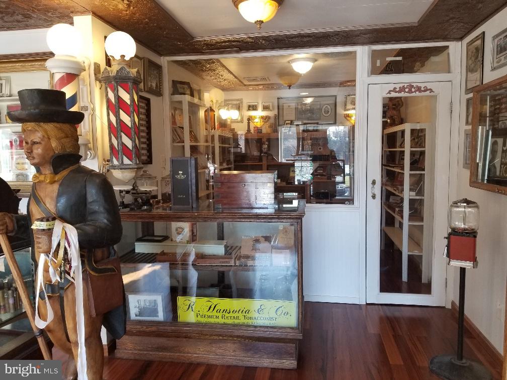 LEIGH CORNERS - Commercial Lease