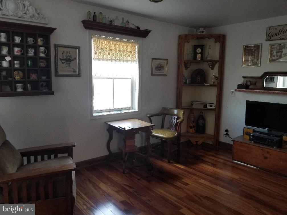 LEIGH CORNERS - Commercial Lease