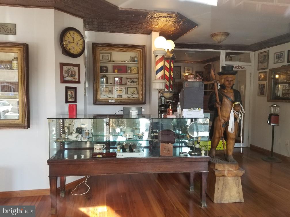 LEIGH CORNERS - Commercial Lease