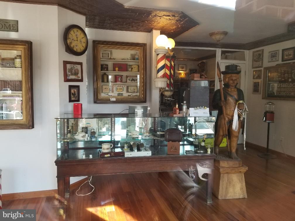 LEIGH CORNERS - Commercial Lease