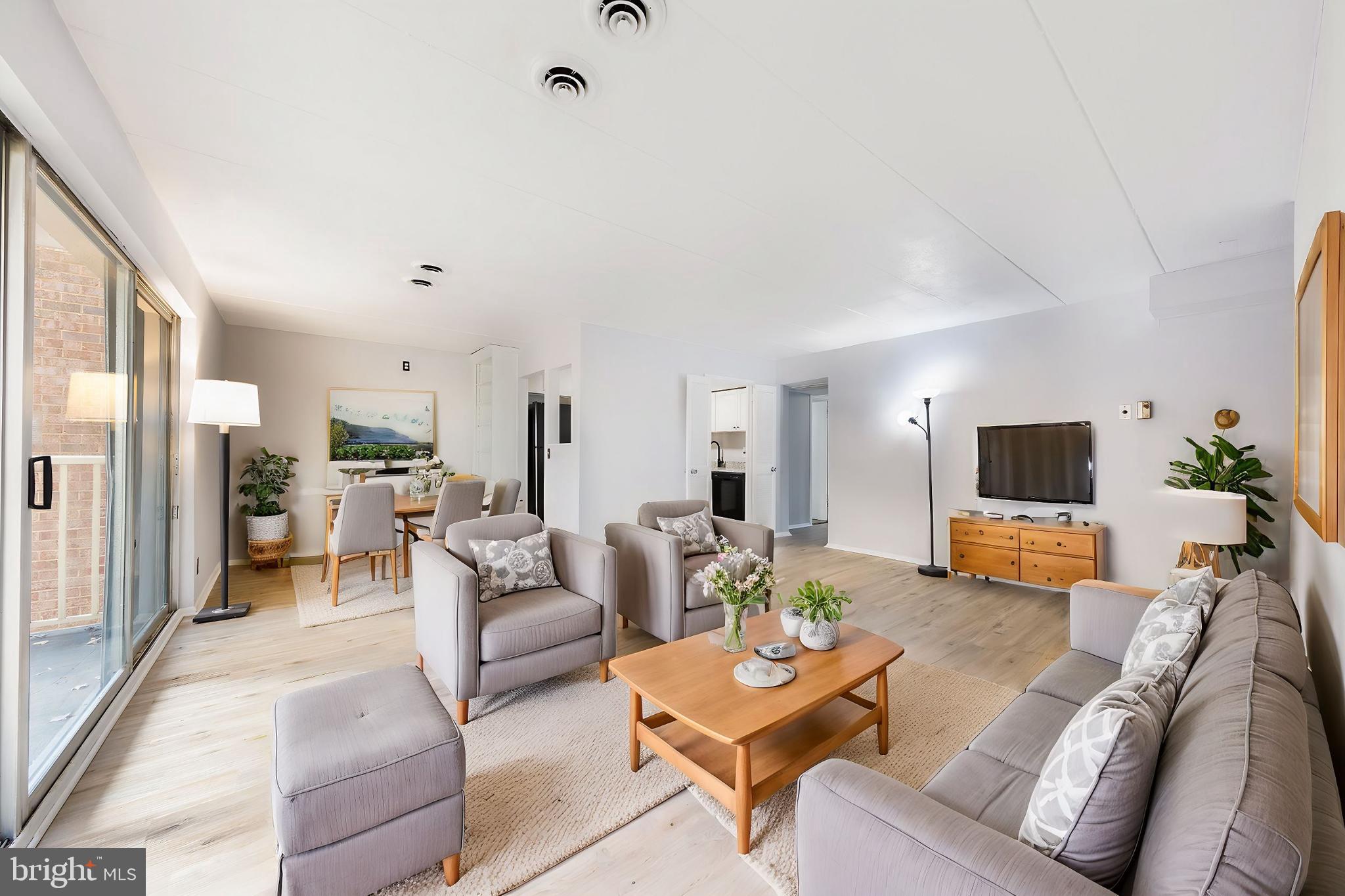 HUNTINGTON CLUB - Residential