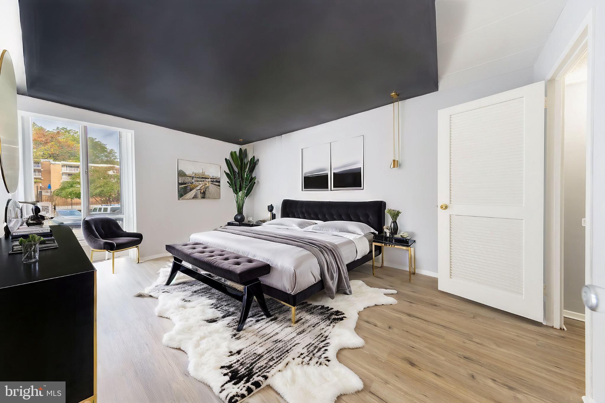 HUNTINGTON CLUB - Residential