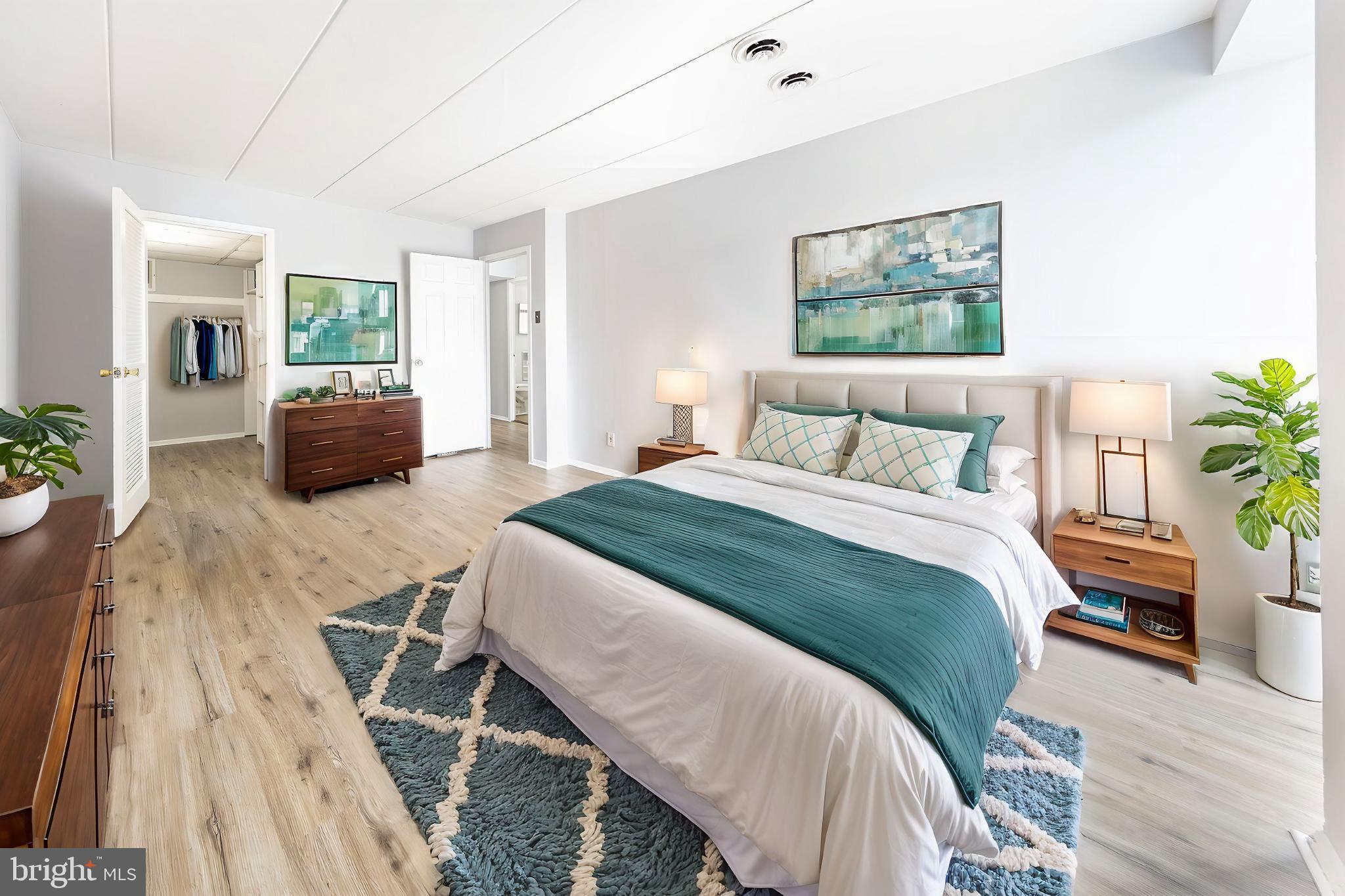 HUNTINGTON CLUB - Residential