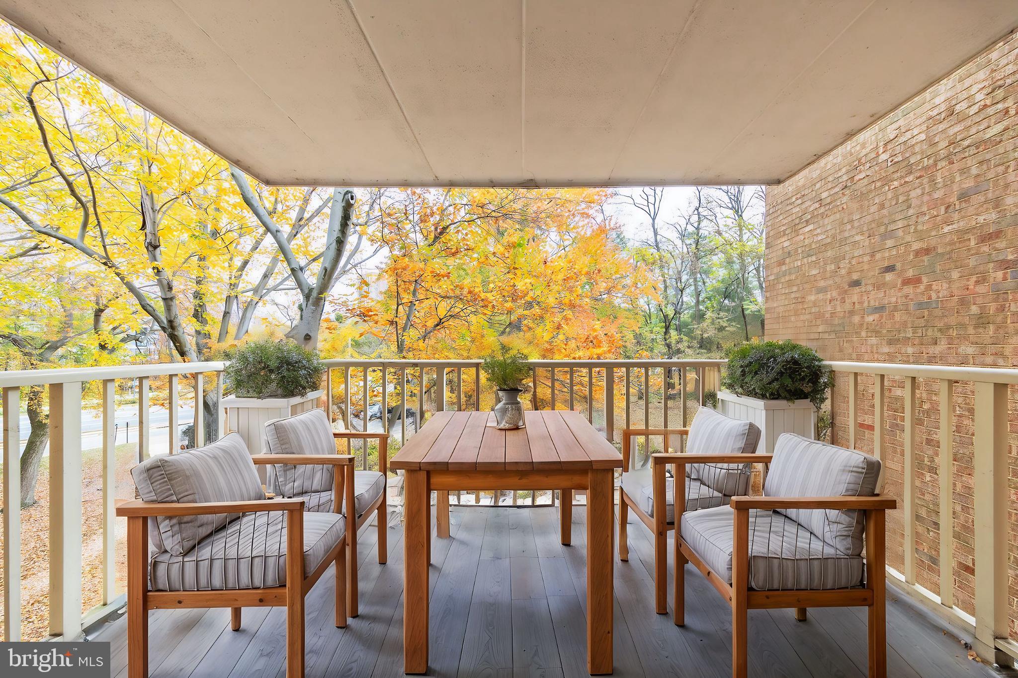 HUNTINGTON CLUB - Residential