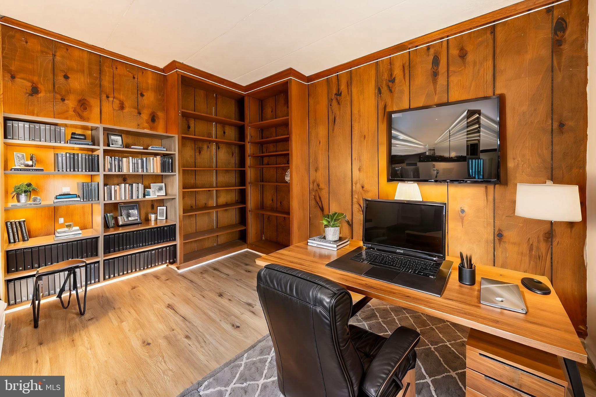 HUNTINGTON CLUB - Residential