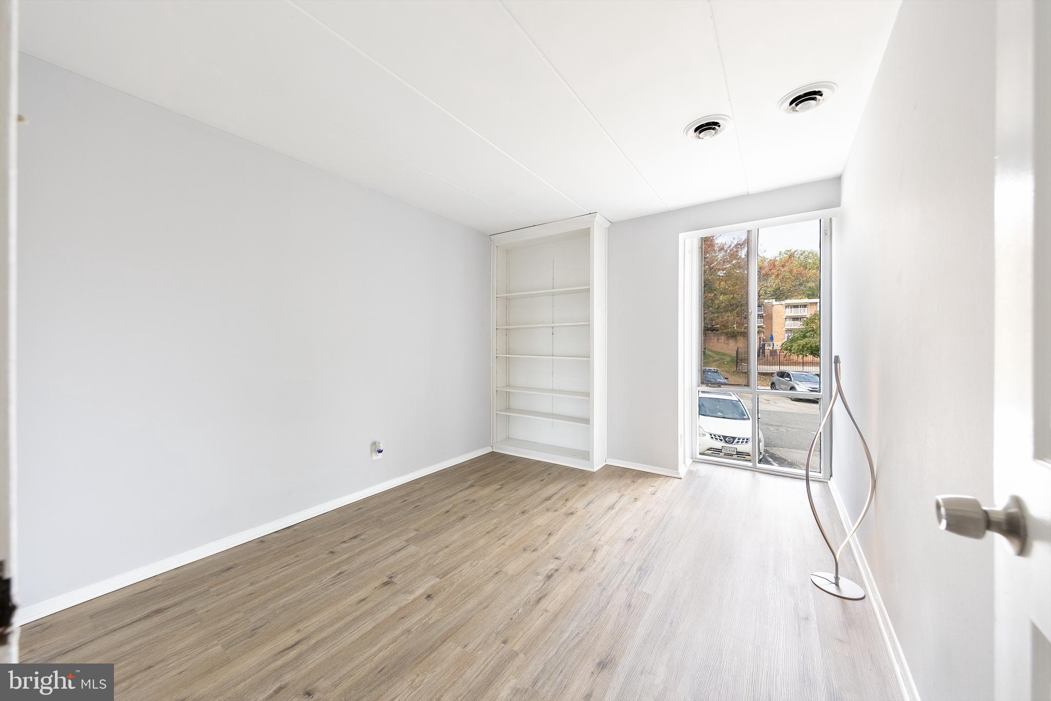 HUNTINGTON CLUB - Residential