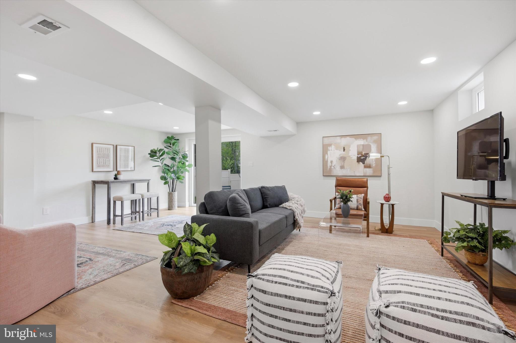 WILLOW GROVE - Residential