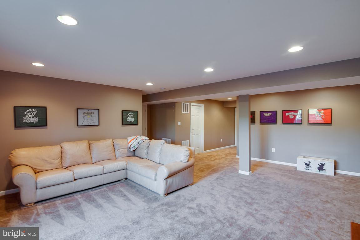 MEADOWS AT MORRIS FARM - Residential