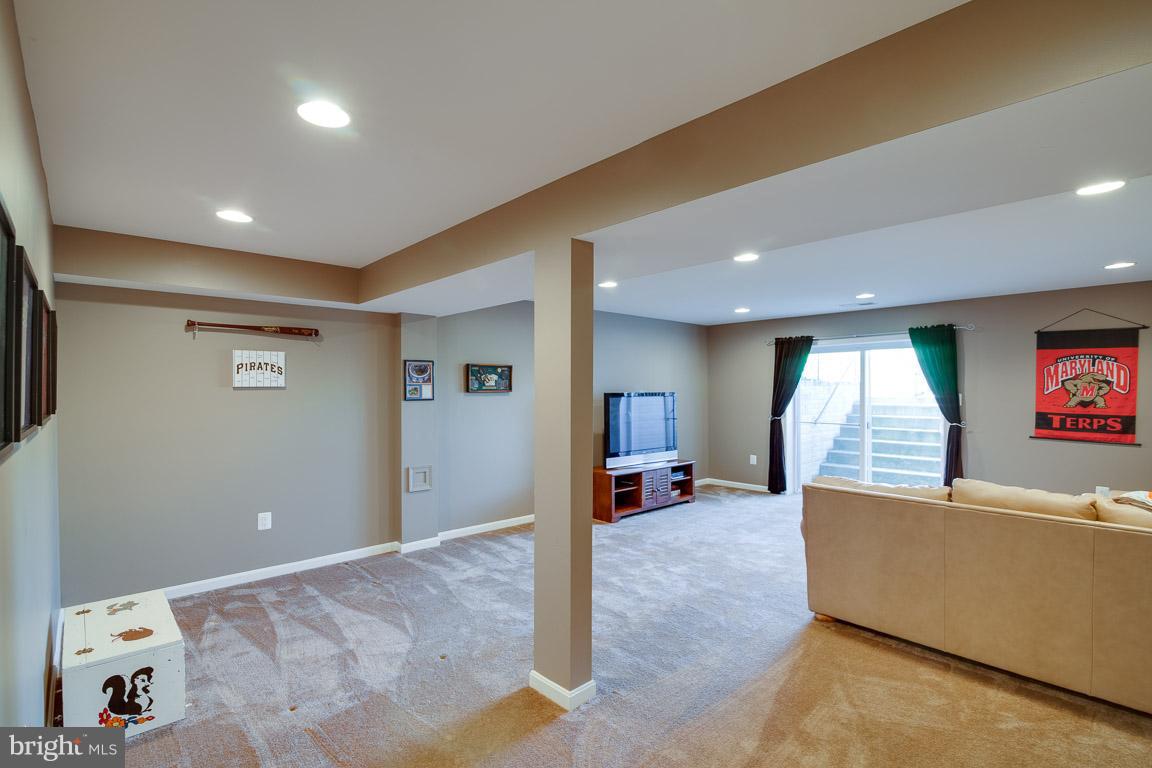 MEADOWS AT MORRIS FARM - Residential