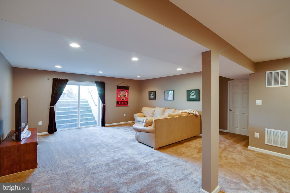 MEADOWS AT MORRIS FARM - Residential