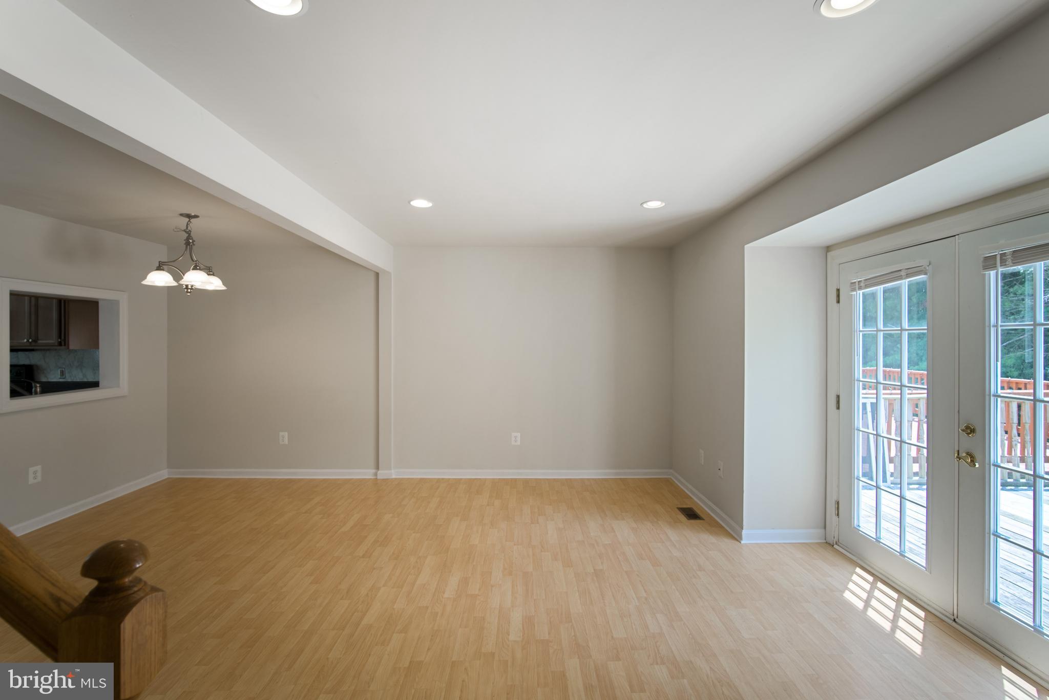 ELLICOTT MEADOWS - Residential