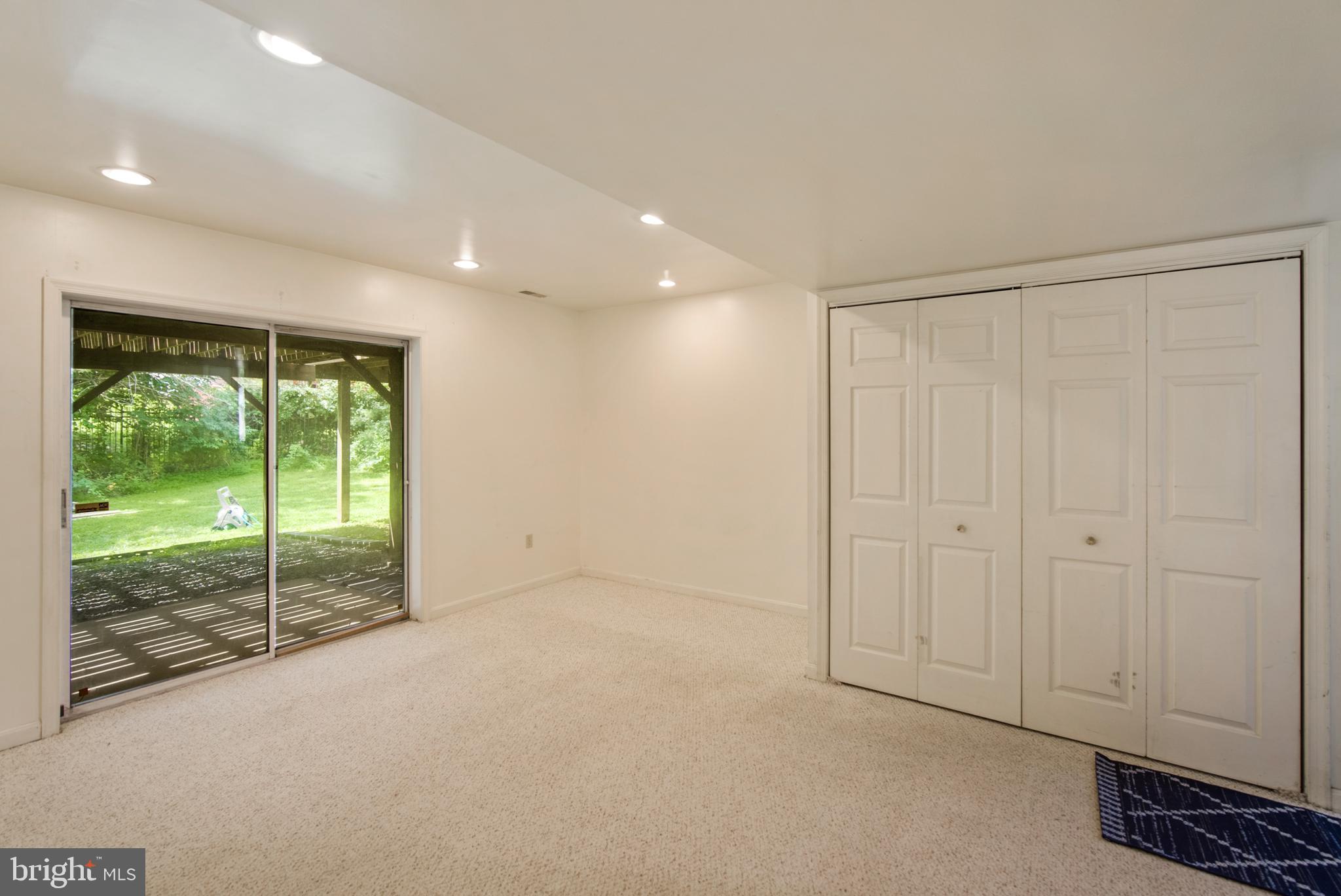 ELLICOTT MEADOWS - Residential