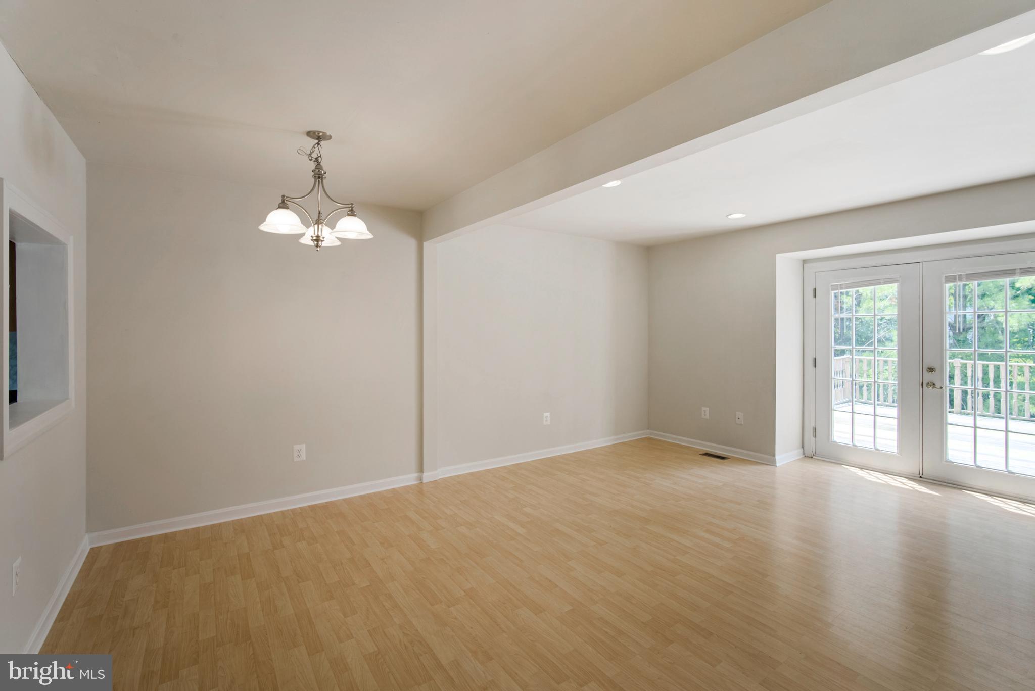 ELLICOTT MEADOWS - Residential