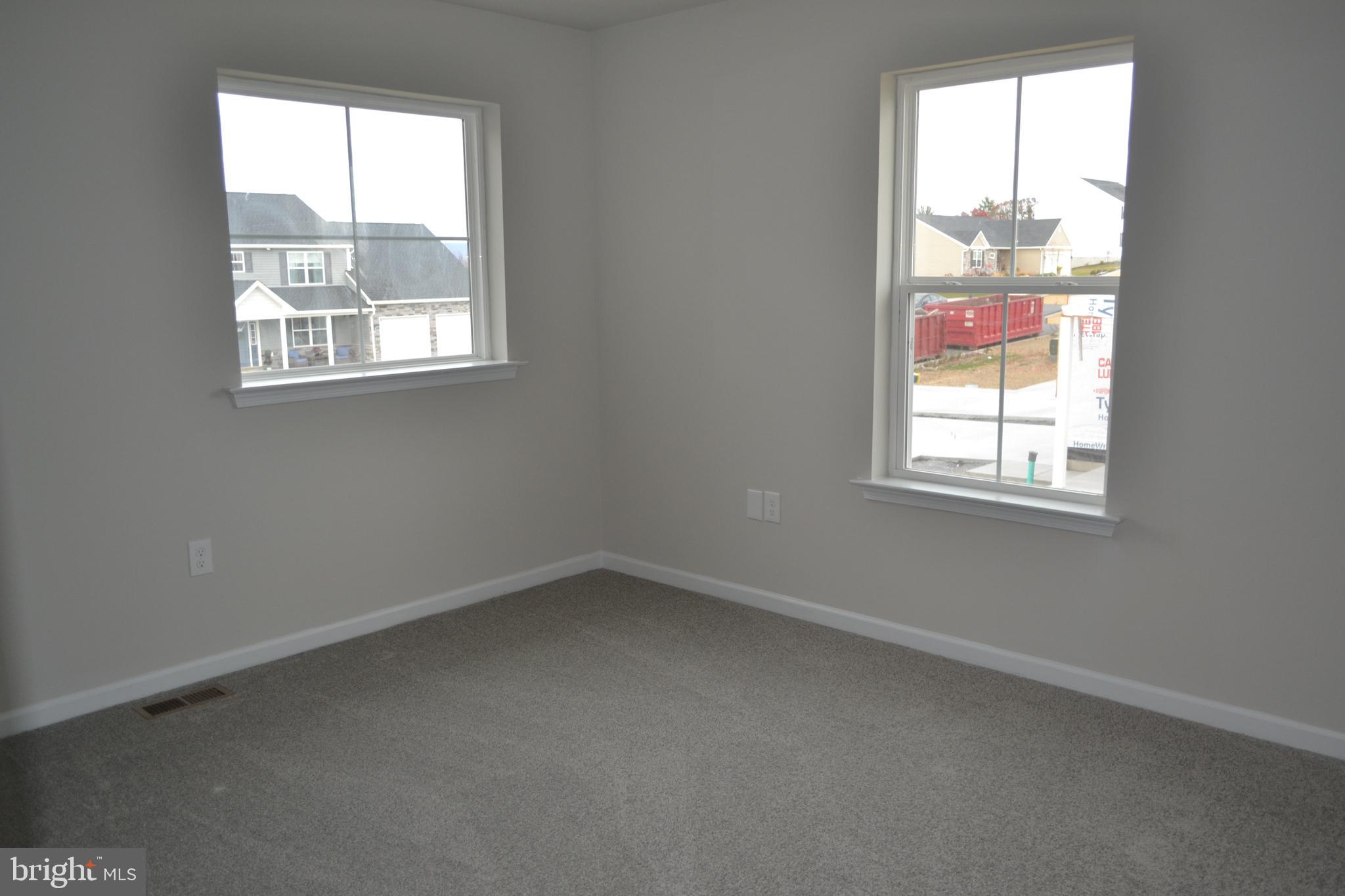 MCINTOSH FARMS - Residential