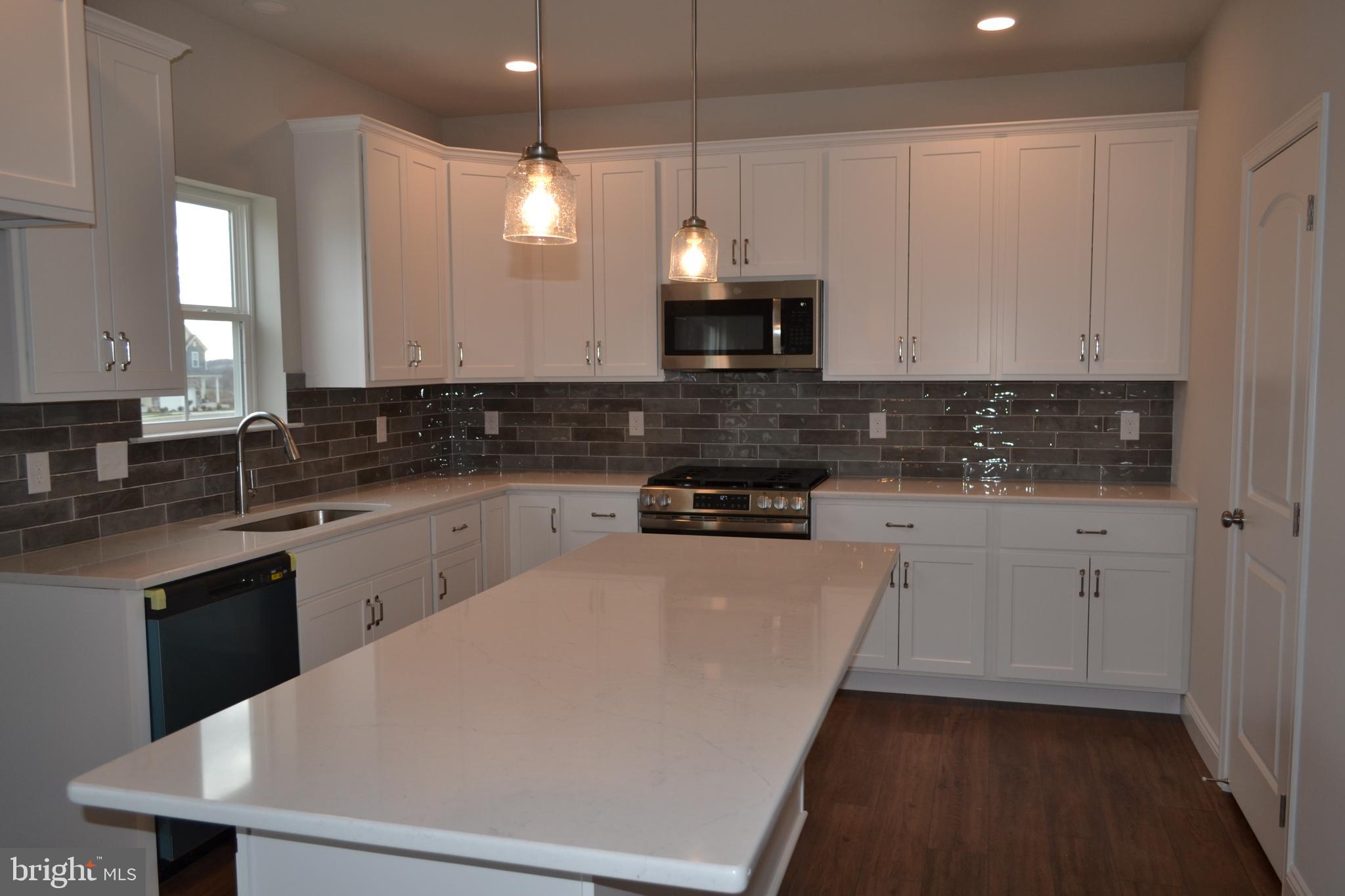 MCINTOSH FARMS - Residential