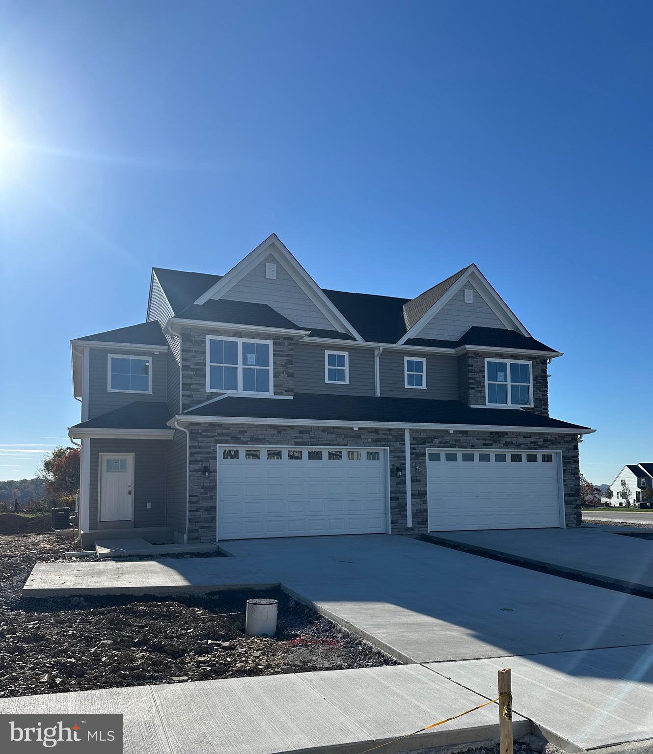 MCINTOSH FARMS - Residential