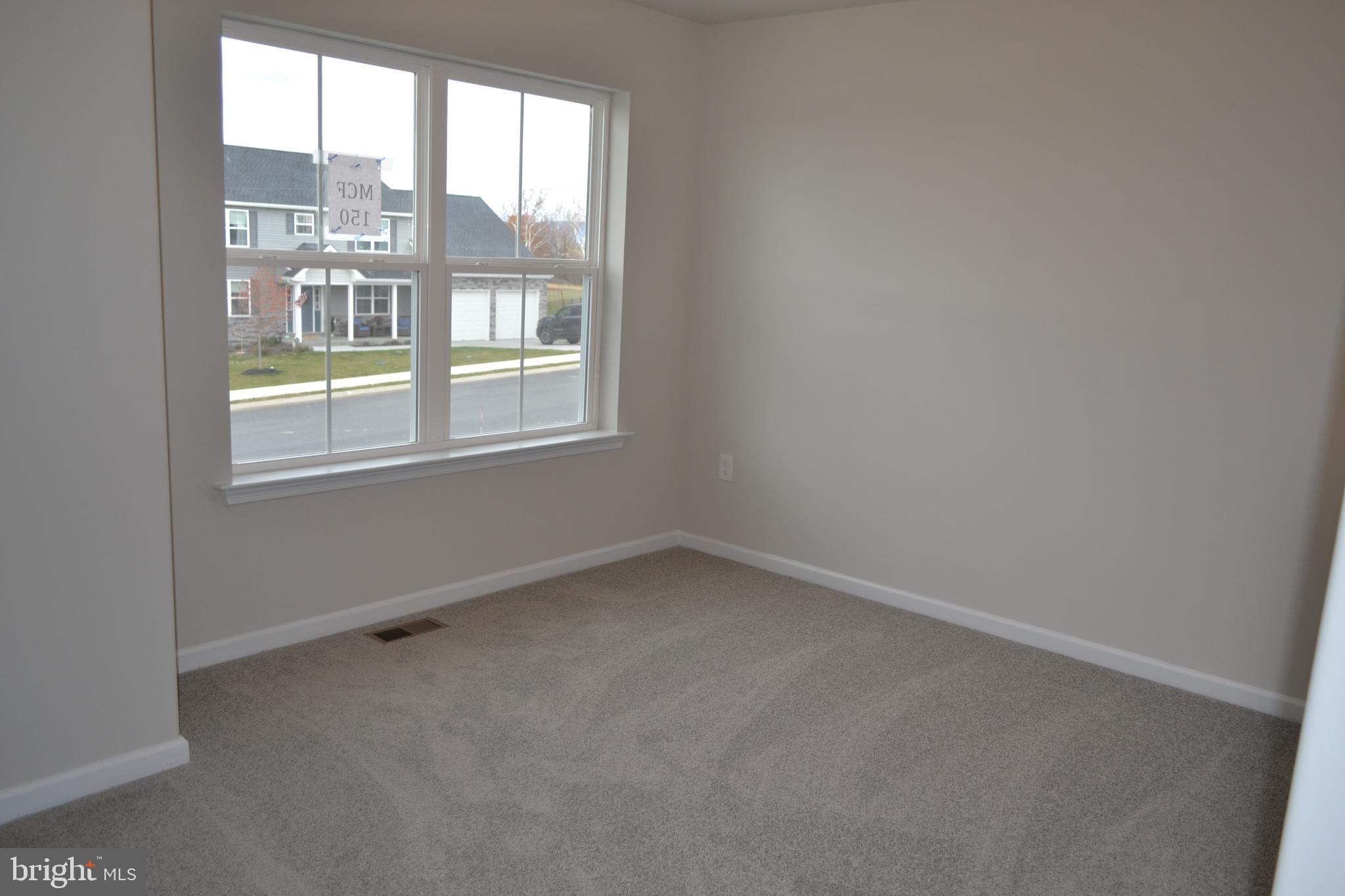 MCINTOSH FARMS - Residential