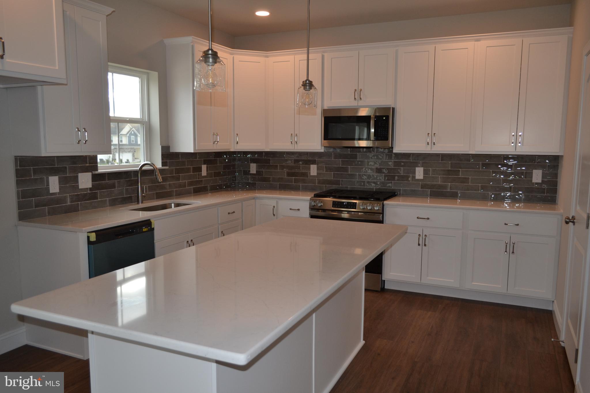 MCINTOSH FARMS - Residential