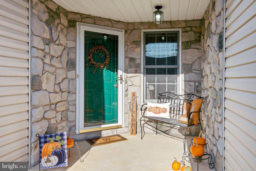 Photo of 4 HEMLOCK DR, MARIETTA, PA 17547 (MLS # PALA2027302)