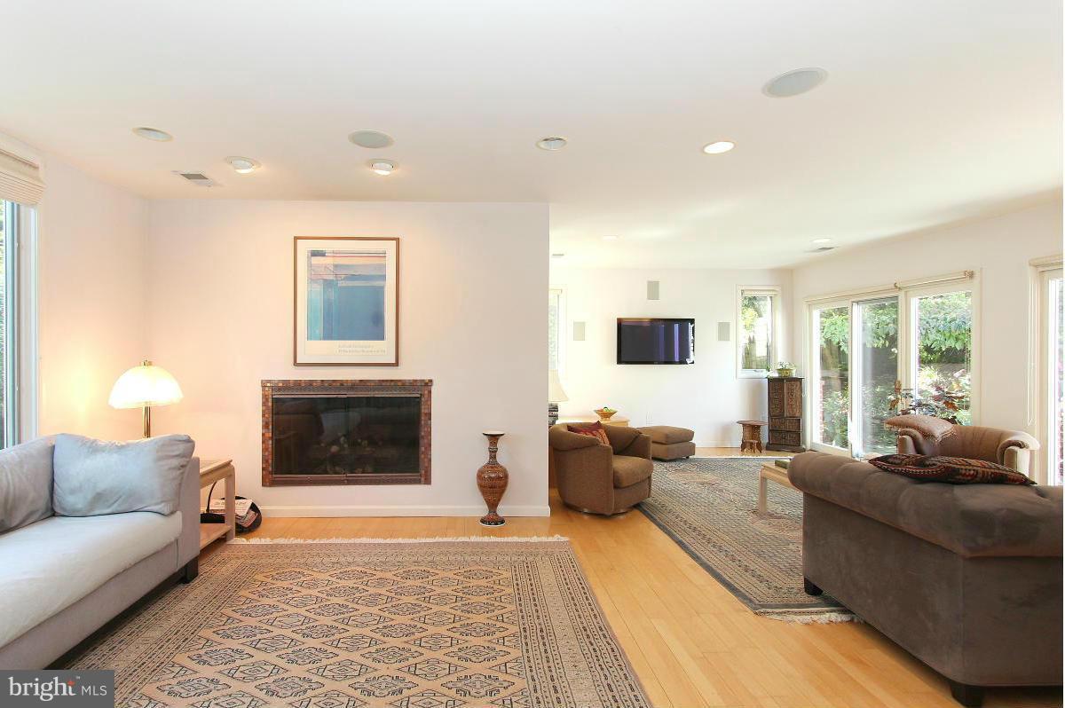 HIGH POINT - Residential