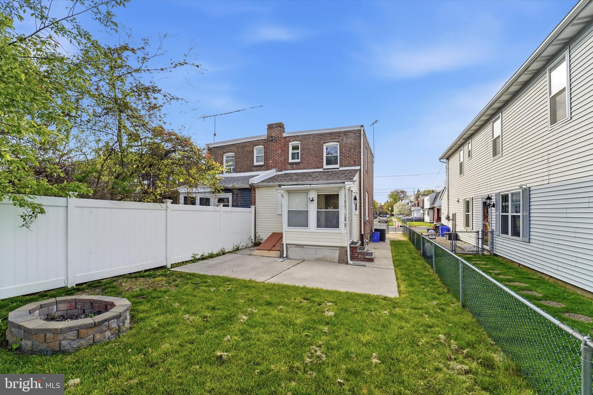 FOX CHASE - Residential