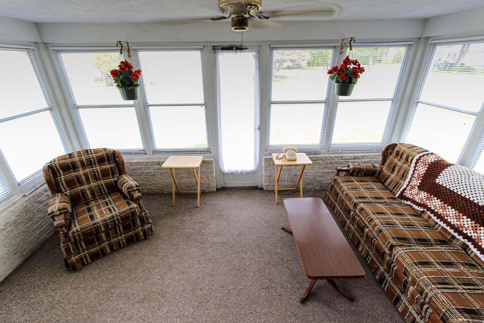 COLONIAL VIL - Residential