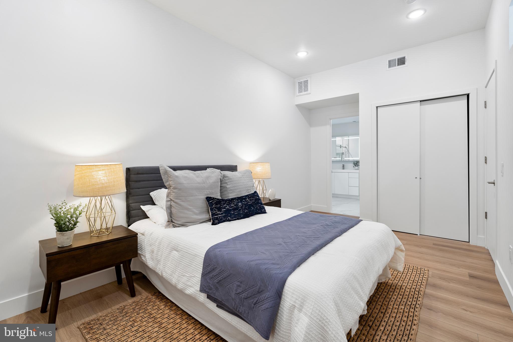 QUEEN VILLAGE - Residential Lease