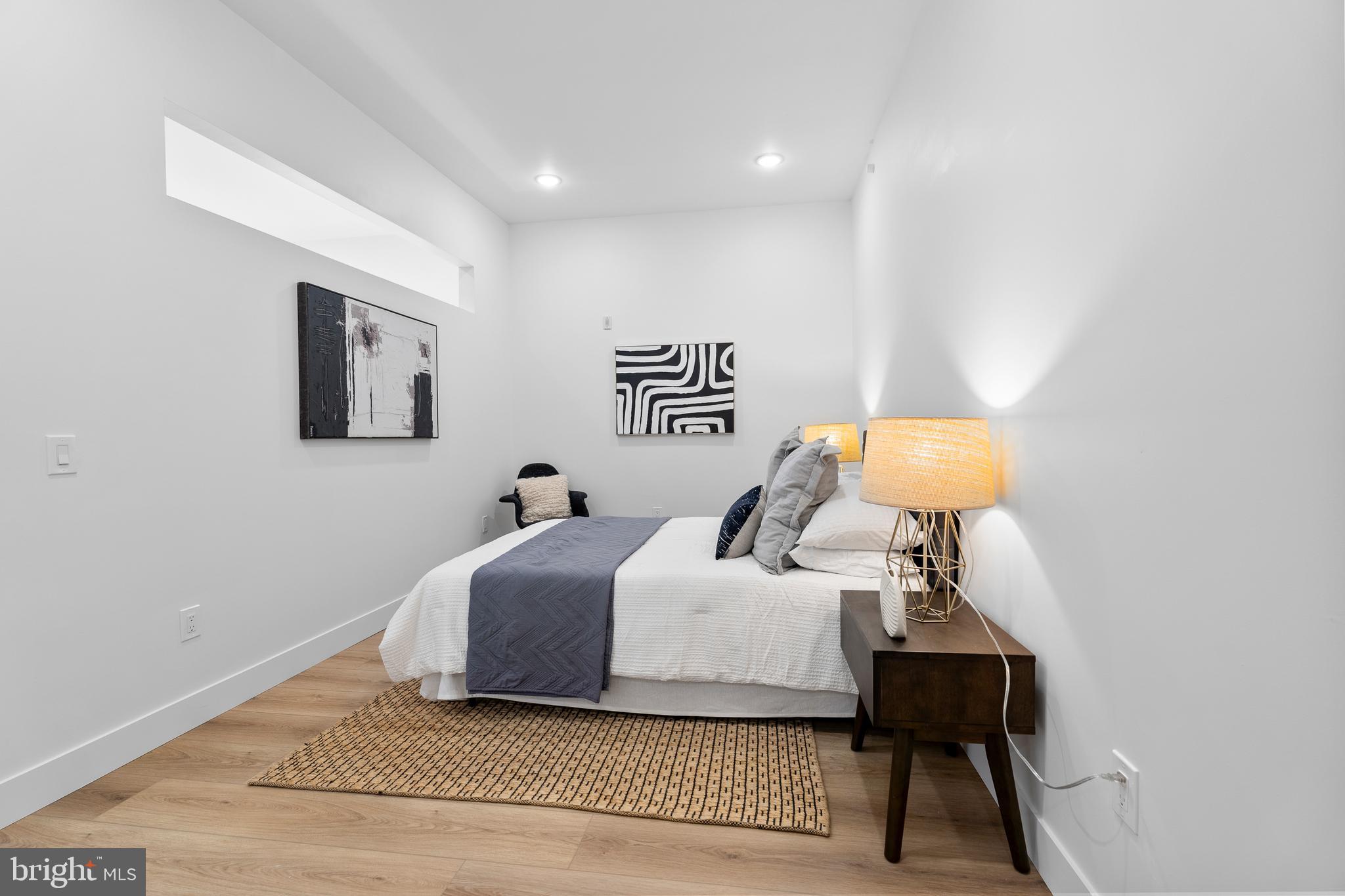 QUEEN VILLAGE - Residential Lease