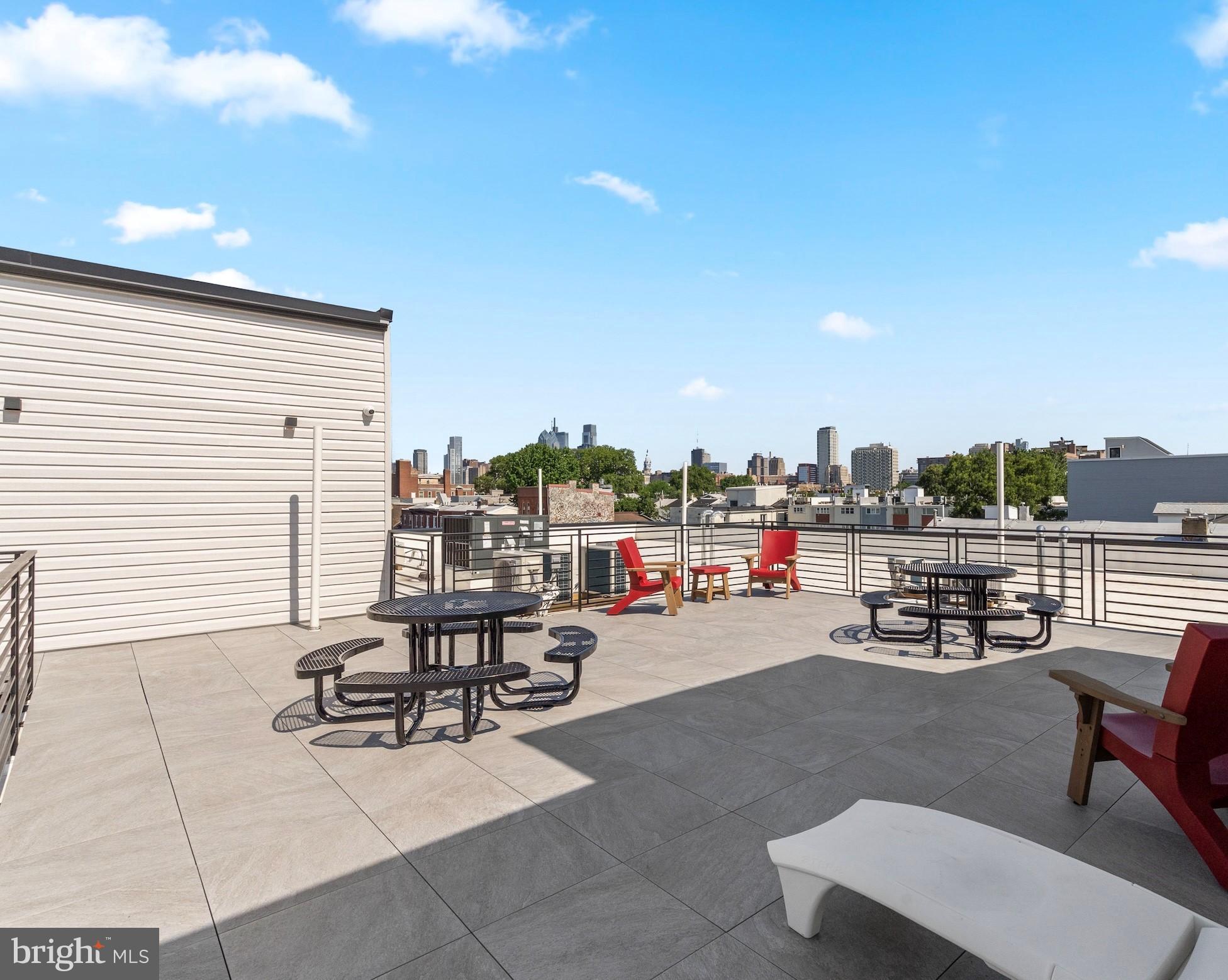 QUEEN VILLAGE - Residential Lease