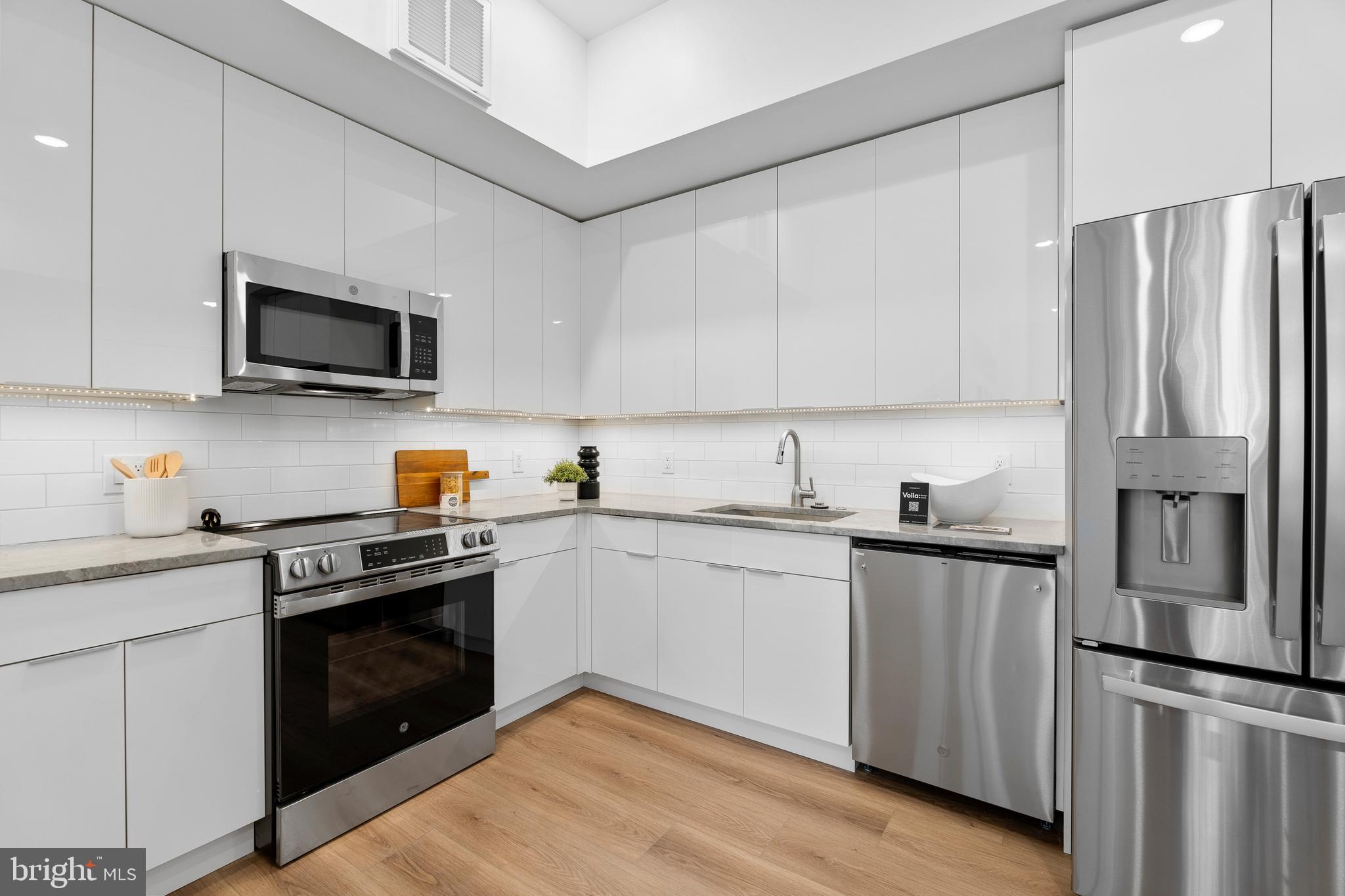 QUEEN VILLAGE - Residential Lease