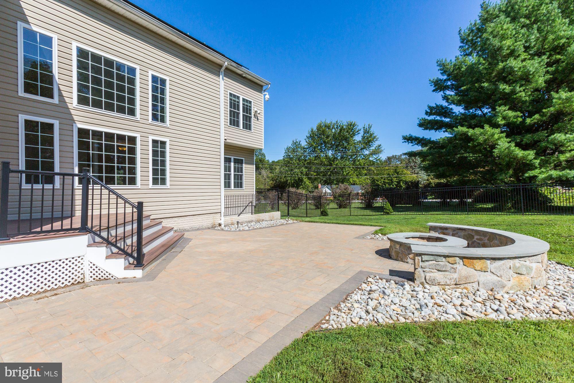 CASTLEBERRY - Residential