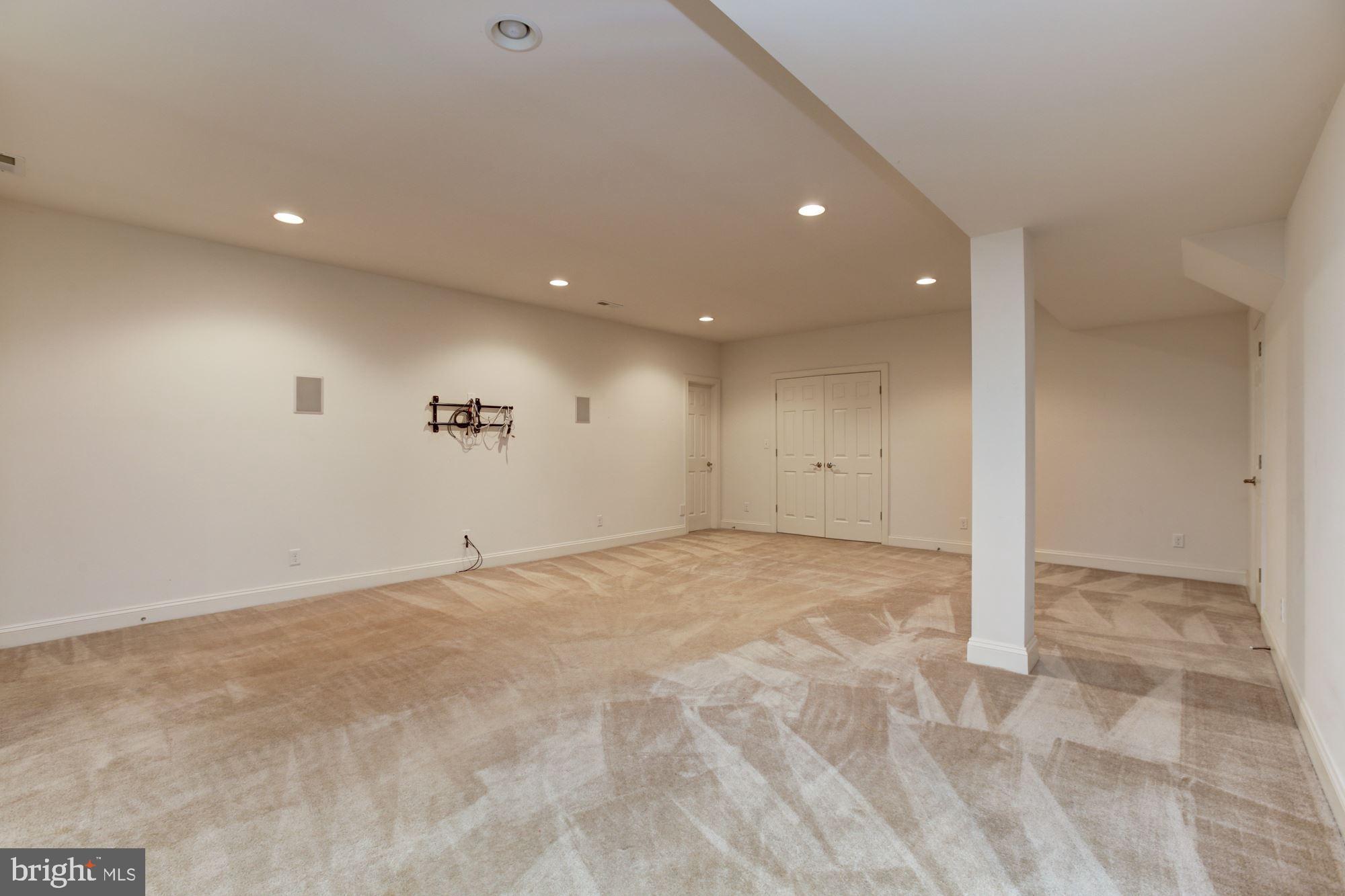 CASTLEBERRY - Residential