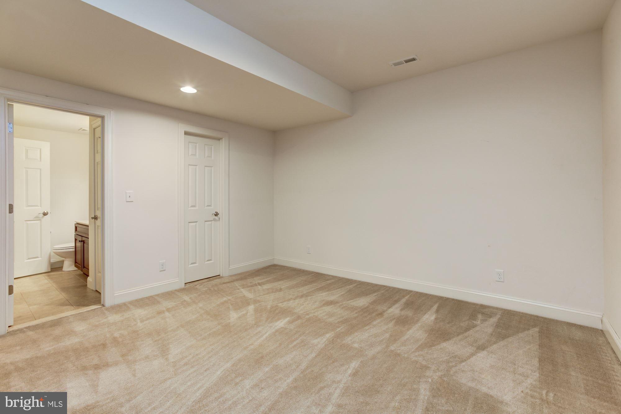 CASTLEBERRY - Residential