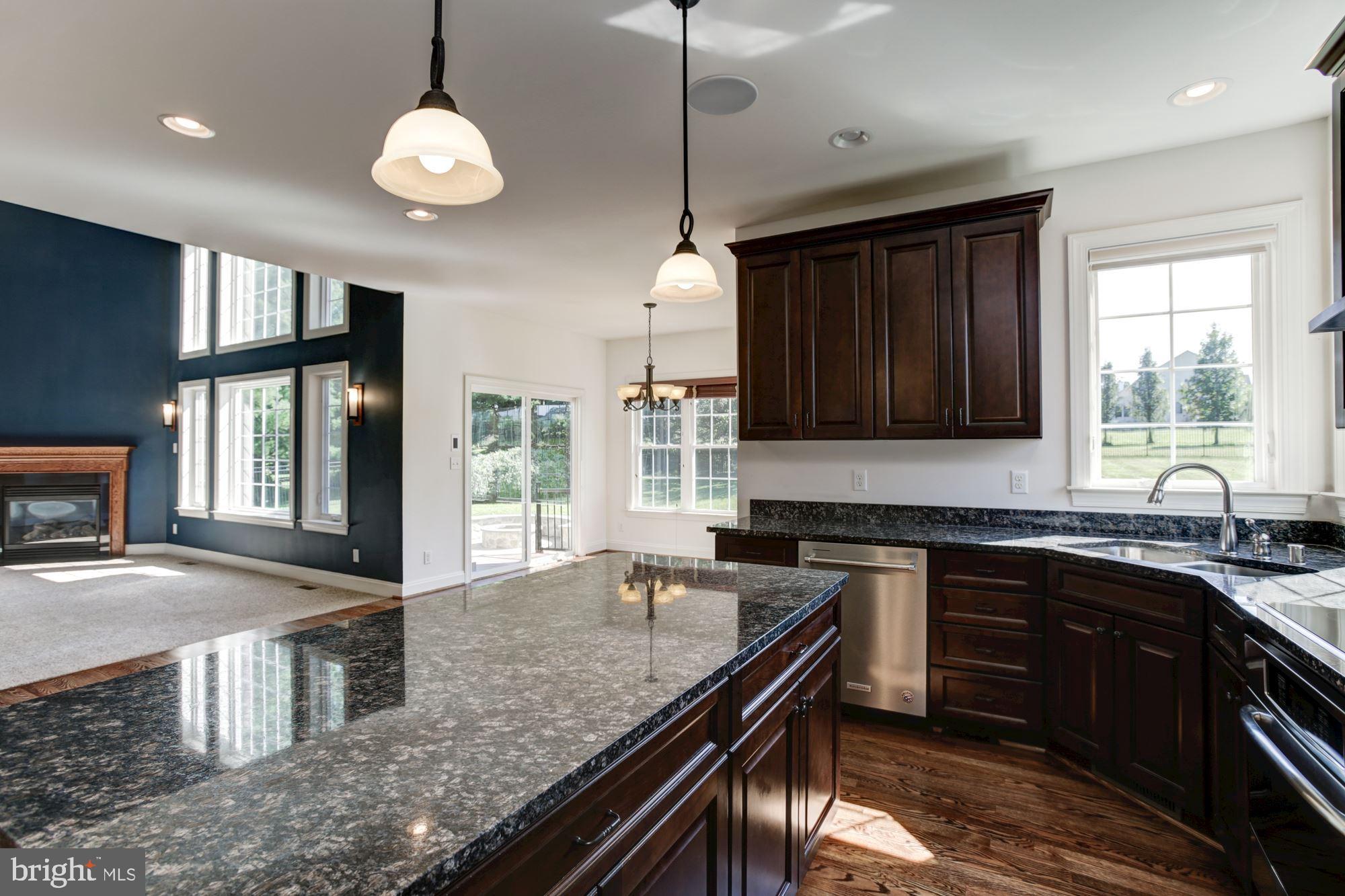 CASTLEBERRY - Residential