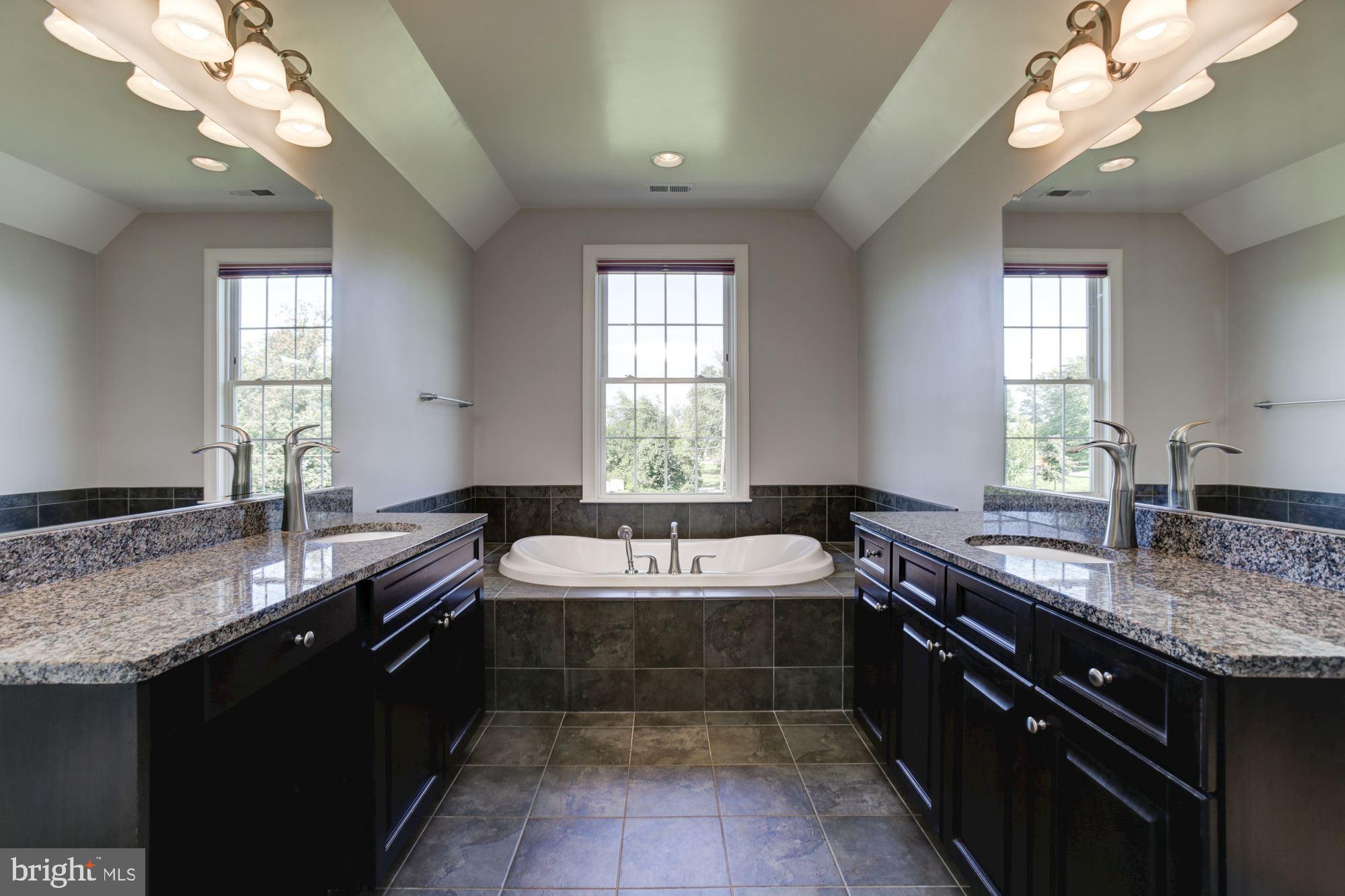 CASTLEBERRY - Residential