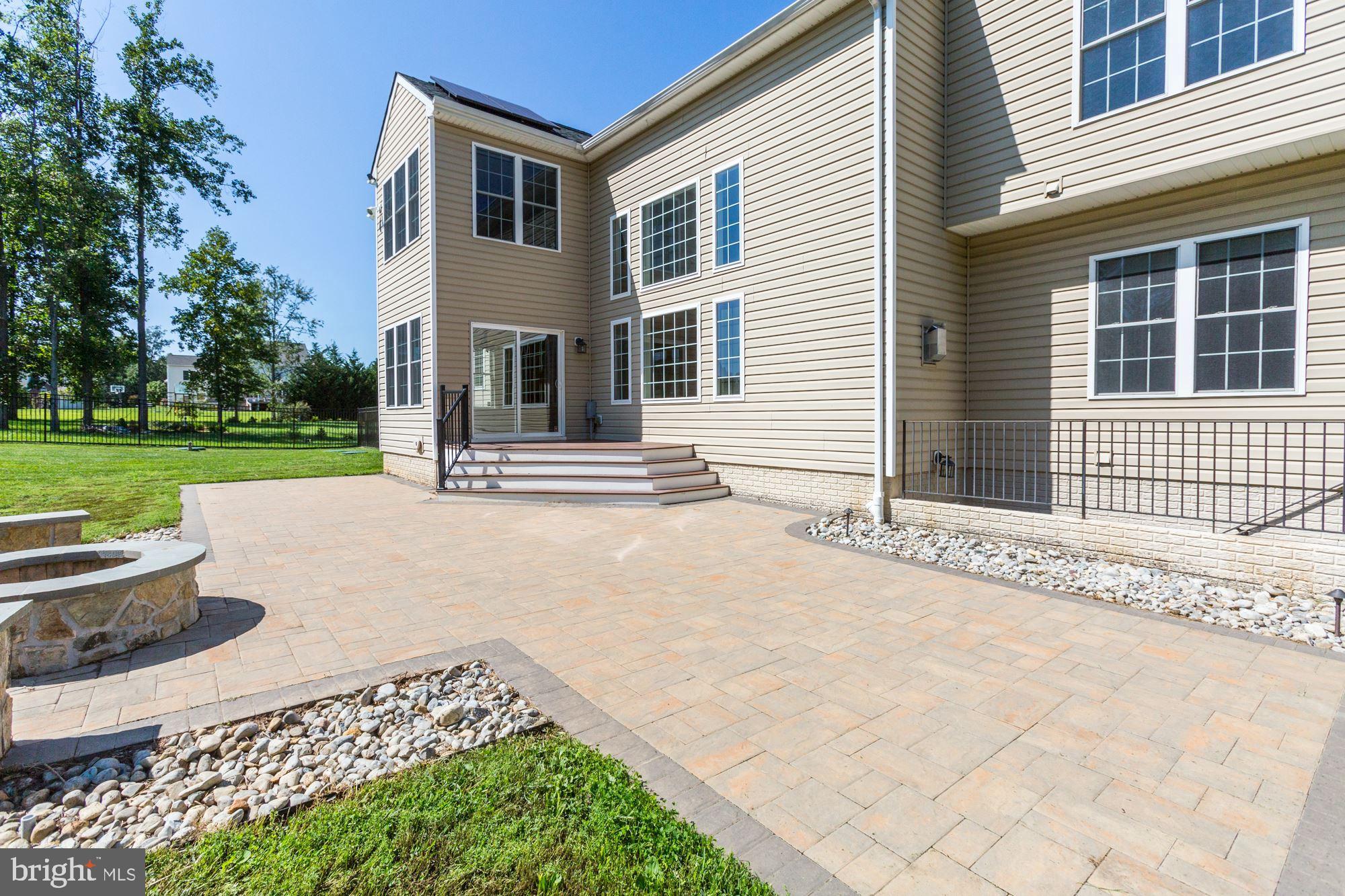 CASTLEBERRY - Residential