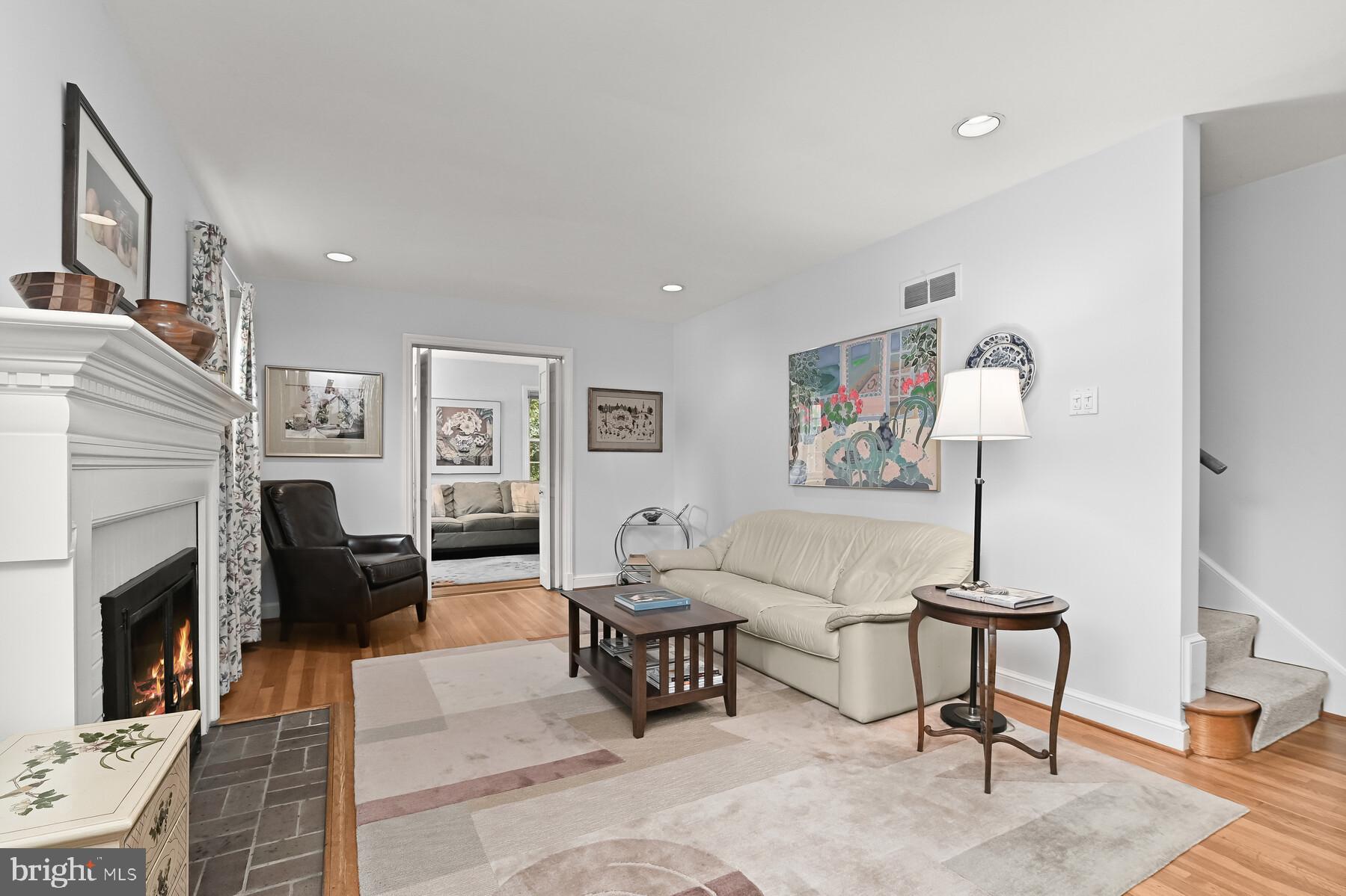 WOODACRES - Residential